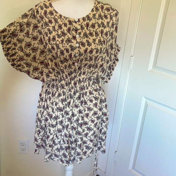 Listicle Dresses & Skirts - Listicle size medium dress with adjustable waistband and pockets